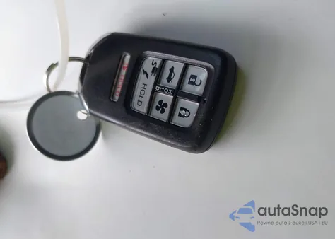 2018 Honda Clarity Plug-In Hybrid Touring из США, поврежденный, VIN JHMZC5F31JC003680